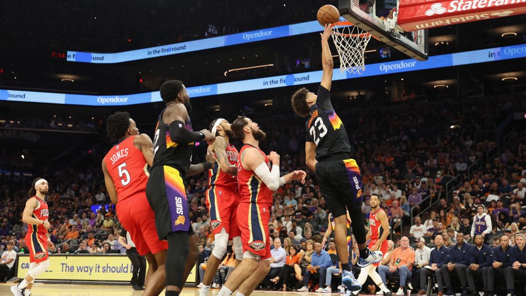 Suns' Cam Johnson makes highlight-reel slam in 1st quarter vs. Pelicans