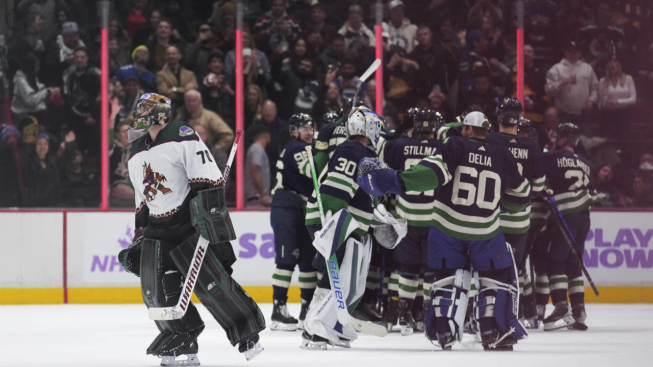 Arizona Coyotes pick up point in overtime loss to Vancouver Canucks