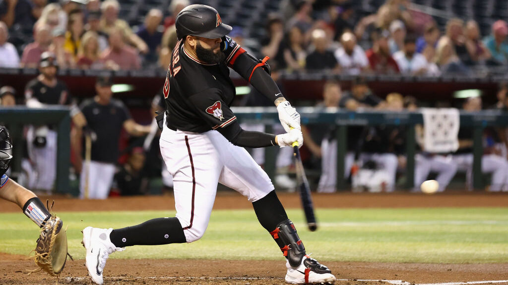 D-backs' bullpen falters late in rubber match with Braves