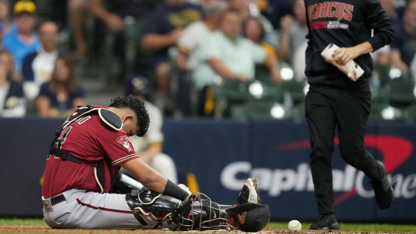What happened to Gabriel Moreno? Diamondbacks catcher replaced from Brewers  game after concussion test