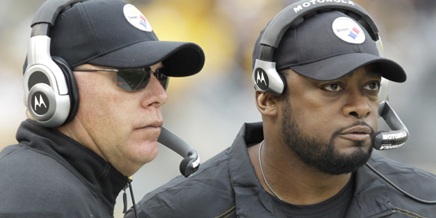 Pittsburgh Steelers head coach Mike Tomlin, right, and offensive coordinator Bruce Arians watch fro...