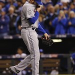New York Mets pitcher Jonathon Niese walks off the mound after being relieved during the eighth inning of Game 2 of the Major League Baseball World Series against the Kansas City Royals Wednesday, Oct. 28, 2015, in Kansas City, Mo. (AP Photo/Matt Slocum)