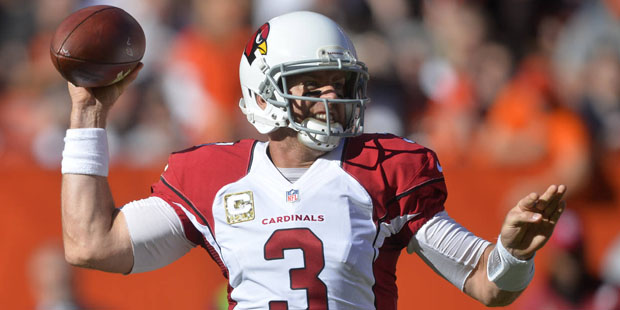 Arizona Cardinals quarterback Carson Palmer prepares to throw in the first half of an NFL football ...