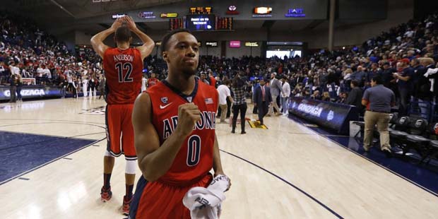 Arizona's Parker Jackson-Cartwright (0) gestures after an NCAA college basketball game against Gonz...