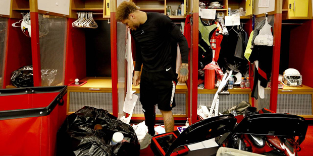 Arizona Cardinals free safety Tyrann Mathieu cleans out his locker, Monday, Jan. 25, 2016, in Tempe...