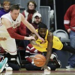 Arizona State's Obinna Oleka, right, teammate Tra Holder, left, and Washington State's Brett Boese go after the ball during the first half of an NCAA college basketball game, Saturday, Feb. 6, 2016, in Pullman, Wash. (AP Photo/Young Kwak)