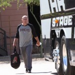 Manager Chip Hale heads to the bus for the game against the A’s. (Photo by Jessica Watts/Cronkite News)