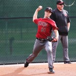 D-backs pitcher Zack Greinke throws in the a bullpen session on Friday. (Photo by Jessica Watts/Cronkite News)