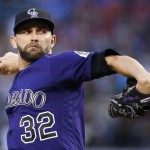 Colorado Rockies' Tyler Chatwood throws a pitch during the first inning of a baseball game against the Arizona Diamondbacks, Friday, April 29, 2016, in Phoenix. (AP Photo/Ross D. Franklin)