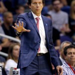 Utah Jazz head coach Quin Snyder calls a play during the first half of an NBA basketball game against the Phoenix Suns, Sunday, April 3, 2016, in Phoenix. (AP Photo/Matt York)