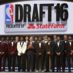 Prospective NBA draft picks pose for a group photo with NBA Commissioner Adam Silver, center, before the NBA basketball draft, Thursday, June 23, 2016, in New York. (AP Photo/Frank Franklin II)