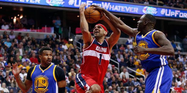 Washington Wizards forward Jared Dudley (1) is fouled by Golden State Warriors forward Draymond Gre...