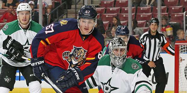 Florida Panthers forward Lawson Crouse (67) looks for a tip in attempt as Dallas Stars goaltender J...
