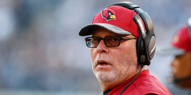 Arizona Cardinals coach Bruce Arians stands on the sideline during the first half of the team's pre...