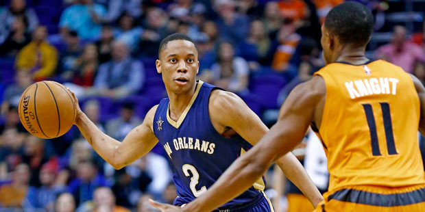 New Orleans Pelicans guard Tim Frazier (2) looks to pass the ball as Phoenix Suns guard Brandon Kni...