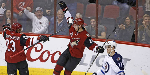 Arizona Coyotes left wing Brendan Perlini (29) celebrates a goal, his second during the first perio...