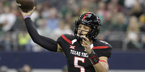 Texas Tech quarterback Patrick Mahomes (5) throws a pass against the Baylor in the first half of an...