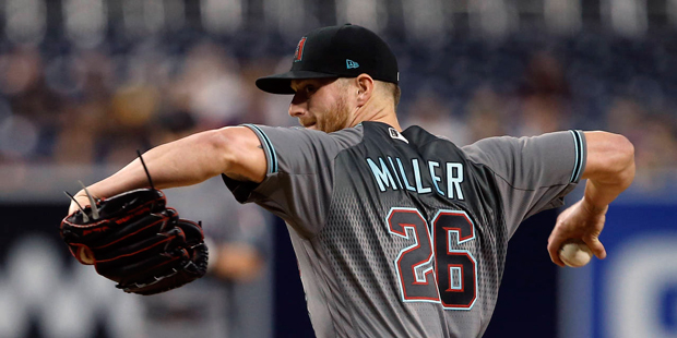 Arizona Diamondbacks starting pitcher Shelby Miller throws to the plate against the San Diego Padre...