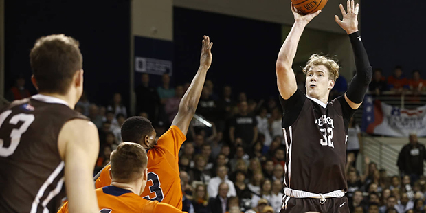 Lehigh's Tim Kempton (32) puts up a shot against Bucknell during the first half of an NCAA college ...
