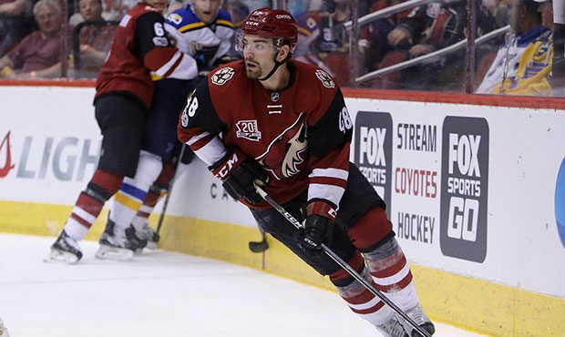 Arizona Coyotes left wing Jordan Martinook (48) skates with the puck in the third period during an ...