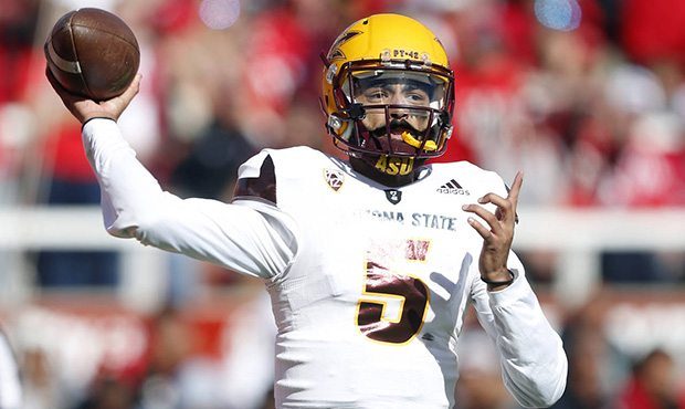 Arizona State quarterback Manny Wilkins (5) passes the ball against Utah in the first half during a...