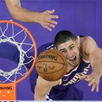 Phoenix Suns center Alex Len, of Ukraine, shoots during the first half of an NBA basketball game against the Los Angeles Lakers, Friday, Nov. 17, 2017, in Los Angeles. (AP Photo/Mark J. Terrill)