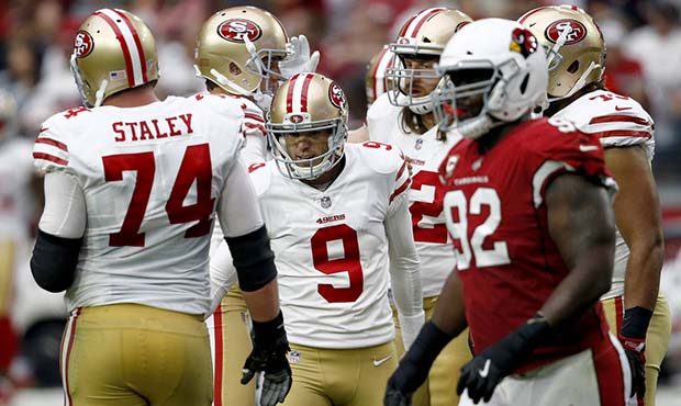 San Francisco 49ers kicker Robbie Gould (9) celebrates his field goal with offensive tackle Joe Sta...