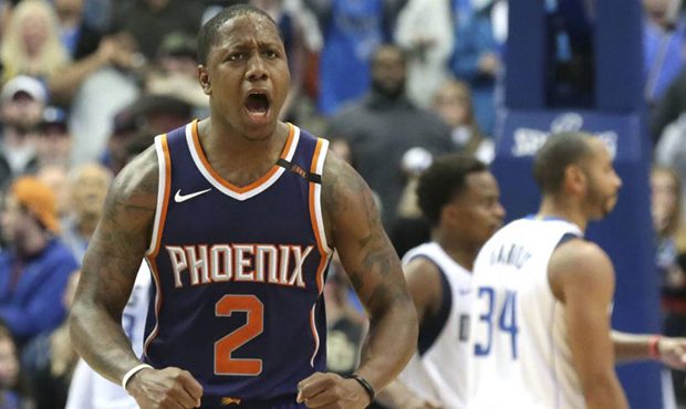 Phoenix Suns guard Isaiah Canaan (2) reacts to a play during the second half of an NBA basketball g...