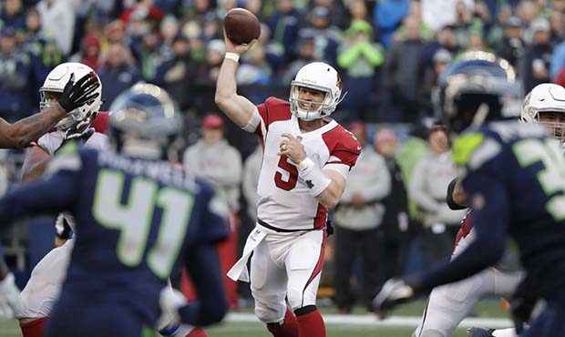 Arizona Cardinals quarterback Drew Stanton (5) passes against the Seattle Seahawks in the second ha...