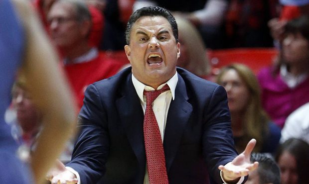 Officiating causes Arizona's Sean Miller to lose his cool