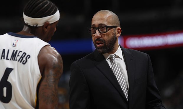 Memphis Grizzlies guard Mario Chalmers (6) and head coach David Fizdale in the second half of an NB...