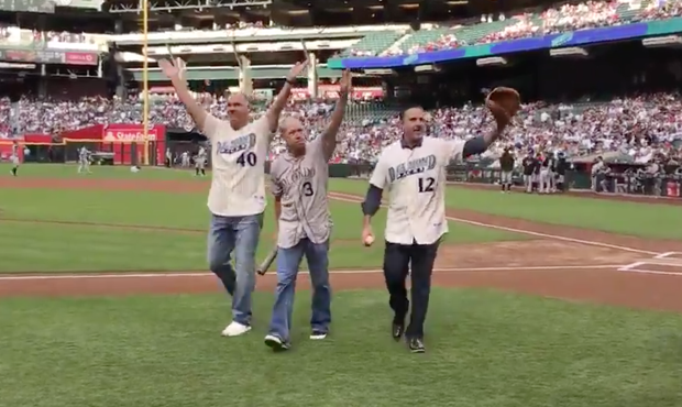 D-backs recreate first pitch of inaugural game on 20th anniversary