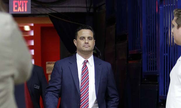 Arizona's Sean Miller receives standing ovation at Wildcats' game