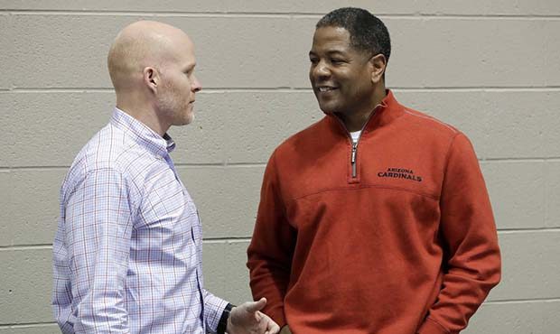 Buffalo Bills head coach Sean McDermott, left, talks with Arizona Cardinals head coach Steve Wilks ...