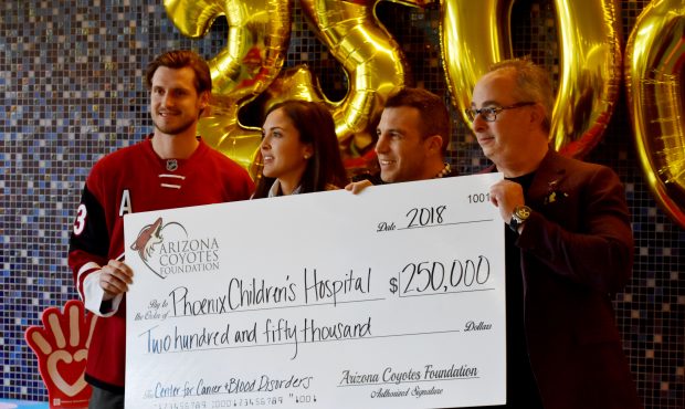 Check please: Phoenix Children’s Hospital grateful for $250,000 from Arizona Coyotes Foundation