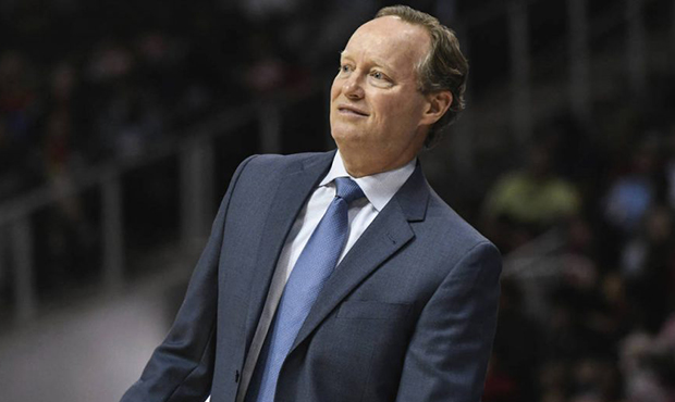 Report: Suns' McDonough, Sarver have met with Hawks' Budenholzer