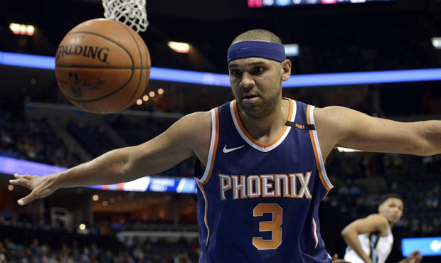 Phoenix Suns forward Jared Dudley (3) allows the ball to bounce out of bounds in the first half of ...