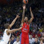CSKA Moscow's Will Clyburn, right, tries to score as Real Madrid's Anthony Randolph blocks him during their Final Four Euroleague semifinal basketball match in Belgrade, Serbia, Friday, May 18, 2018. (AP Photo/Darko Vojinovic)