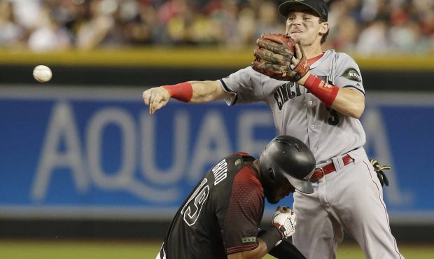 Defensive miscues help D-backs score most runs in one inning since April 26