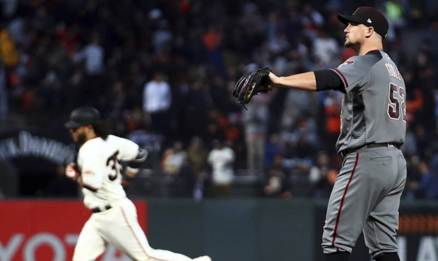D-backs give up seven runs in fourth inning, fall to Giants