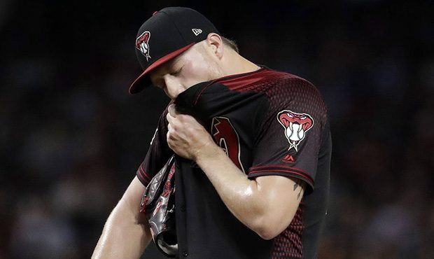 D-backs' Shelby Miller leaves game after first inning with elbow tightness