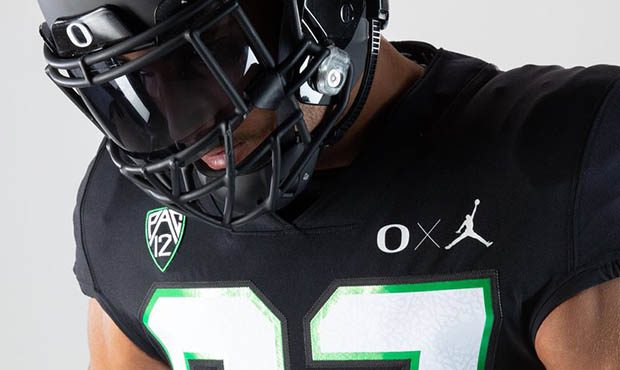 Oregon football unveils Nike uniforms 