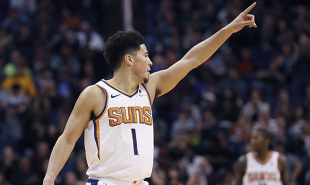 Suns capitalize on Devin Booker-oriented game plan, beat Spurs