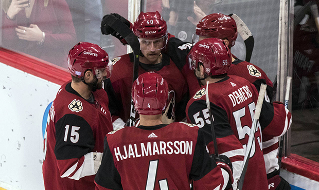 Coyotes' homestand, win streak each end with loss to Flyers