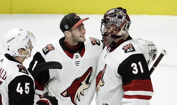 Adin Hill to start for Coyotes on Saturday, Raanta could be back soon