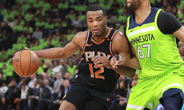 Suns forward TJ Warren out against Grizzlies with back spasms