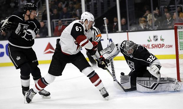 Coyotes beat Kings as Adin Hill earns 4th straight win