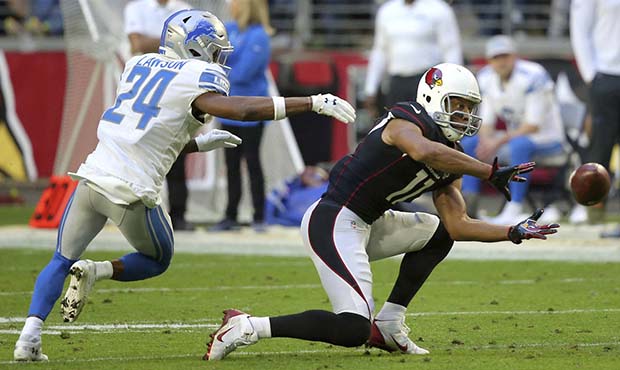 Arizona Cardinals wide receiver Larry Fitzgerald (11) makes his 1,282nd career catch to surpass NFL...
