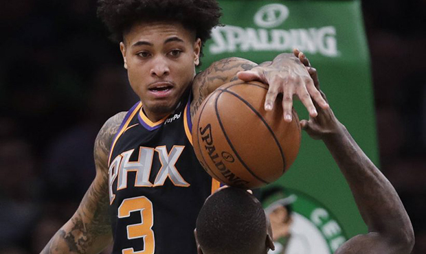 Kelly Oubre Jr. slaps floor for Suns, gets scored on by Doncic