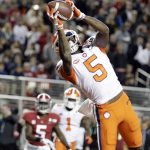 Clemson's Tee Higgins catches a touchdown pass during the second half of the NCAA college football playoff championship game against Alabama, Monday, Jan. 7, 2019, in Santa Clara, Calif. (AP Photo/David J. Phillip)